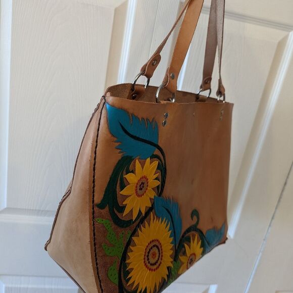 Hand tooled painted leather tote bag - Picture 6 of 7